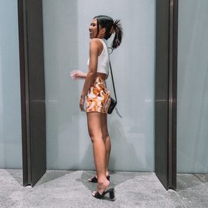 Meet your Posher, Bee